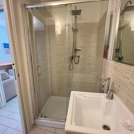 Apartment La Chiocciola Confort, Parking Gratuito, Fronte Bus Arst, Navetta Mare E Postazione Noleggio Monopattini Elettrici