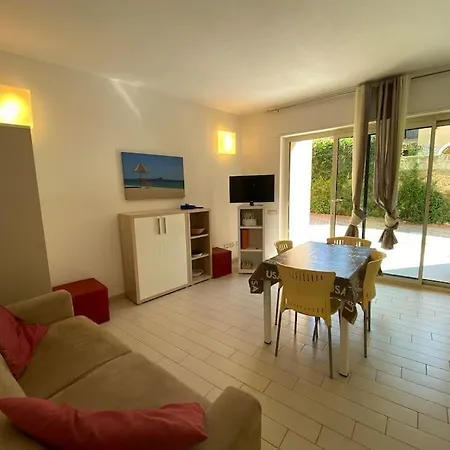 La Chiocciola, Confort, Self Check-in, Parking Gratuito, Fronte Bus Arst, Navetta Mare E Postazione Noleggio Monopattini Elettrici Appartamento *